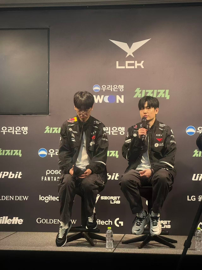 球速官网首页-KT横扫T1赛后Doran选手与Tom教练接受采访|Gen.G战队|Doran-崔玄准|lpl|电竞赛事讨论|败者_新浪体育_新浪新闻